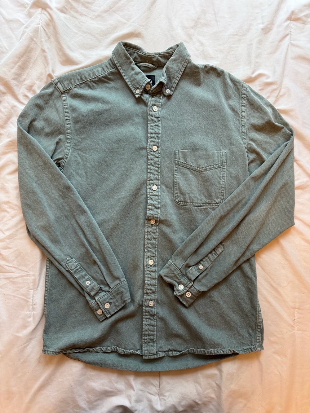 Zara Men’s Denim Workwear Ranch Button Down Shirt With Front Pocket. Size Medium